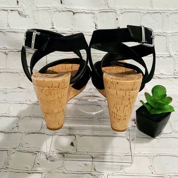 INC WOMEN'S LANDOR STRAPPY WEDGE SANDALS - Picture 5 of 8